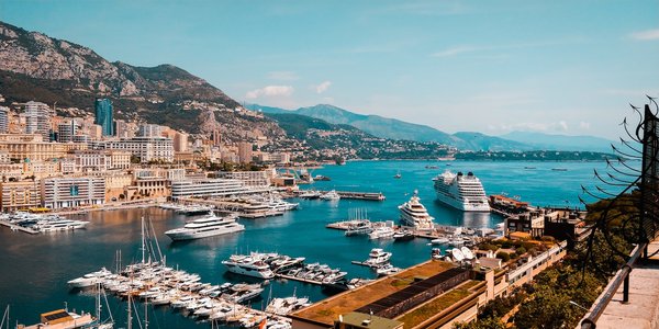 Monaco : Guide ultime pour explorer les lieux incontournables et secrets