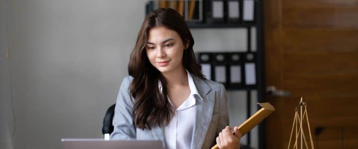 Comment trouver un avocat en droit des affaires à Paris ?